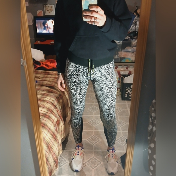🎈Nike🎈BUY 1 GET 1 FREE ALL LISTINGS🎈Pro Hi Waist Pattern Leggings Sz S - Picture 8 of 15